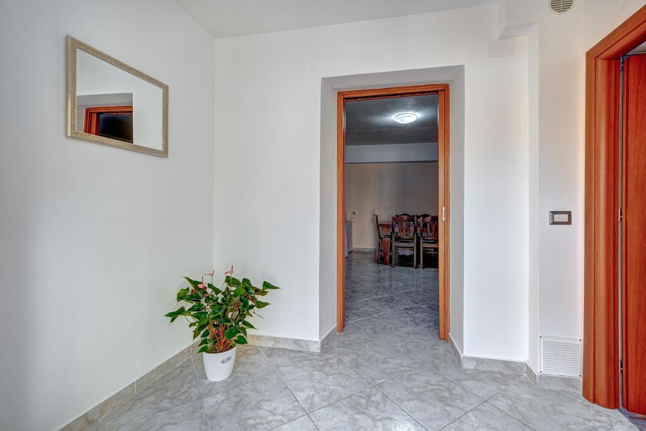 Appartamento Mileva House Civitavecchia Bagian luar foto