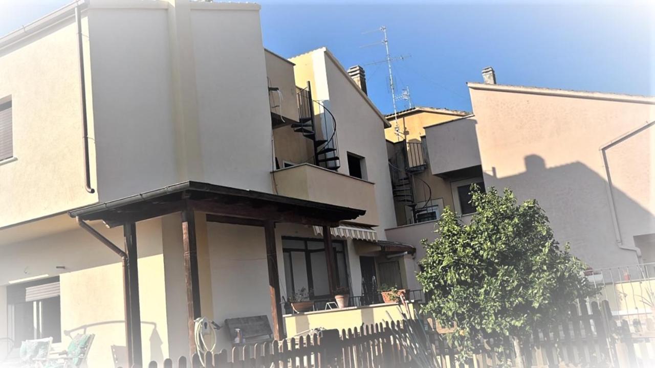 Appartamento Mileva House Civitavecchia Bagian luar foto