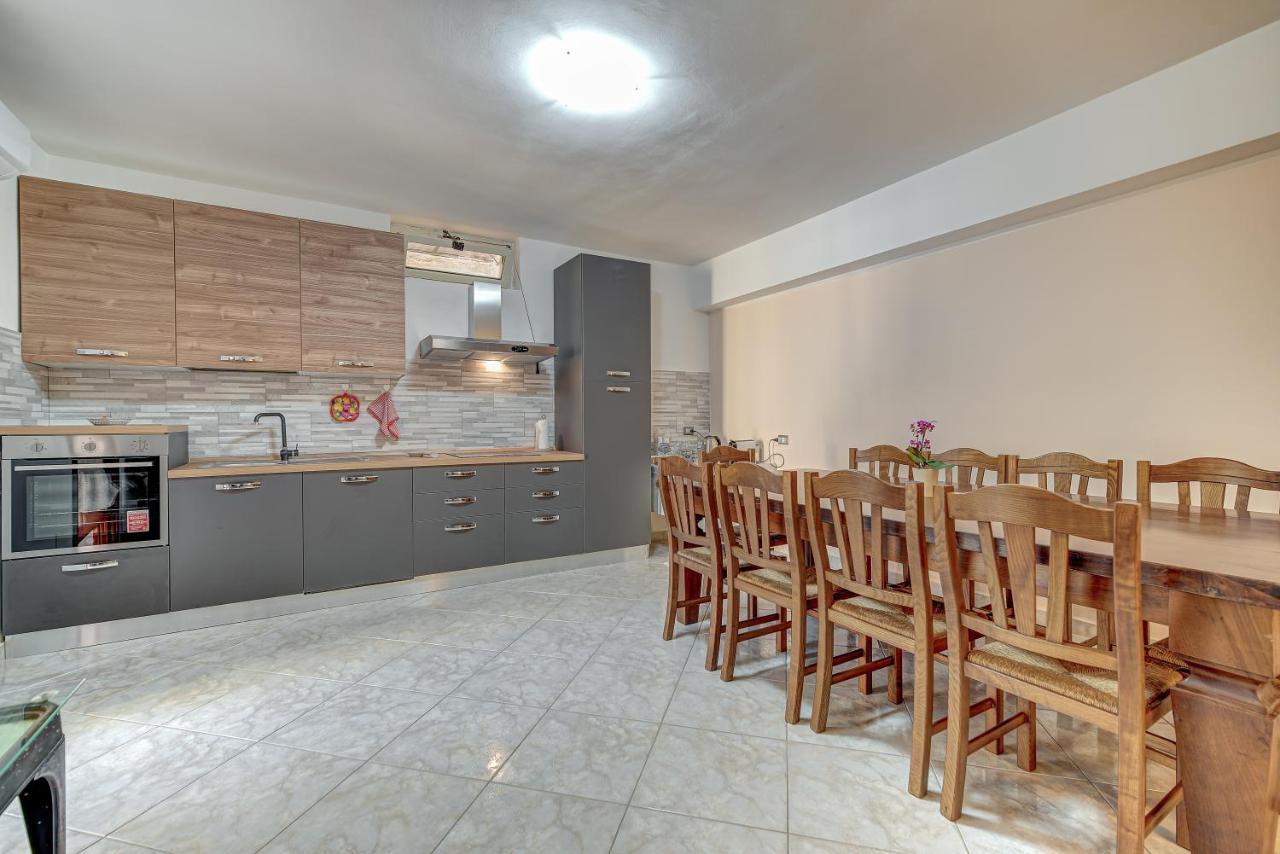 Appartamento Mileva House Civitavecchia Bagian luar foto